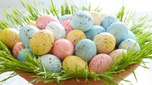 DIY-easter-home-decorating-ideas-speckled-eggs