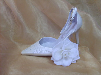 Новости Днепра про В свадебный дом «Юлия» поступила новая коллекция свадебной обуви!!!