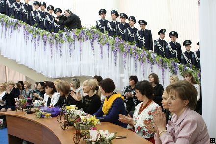 Новости Днепра про Чиновники поздравили выдающихся женщин