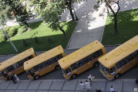 Новости Днепра про Школам Днепроптеровской области презентовали новые автобусы (ФОТО)