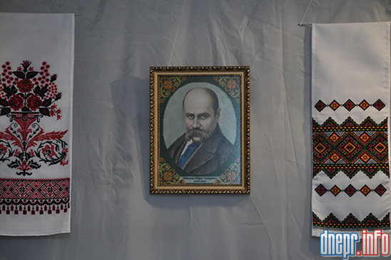 Новости Днепра про В Днепропетровске открылась выставка вышитых картин (ФОТО)