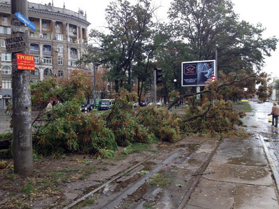Новости Днепра про Транспортный коллапс и ураган в Днепропетровске продолжаются (ФОТО, ВИДЕО)
