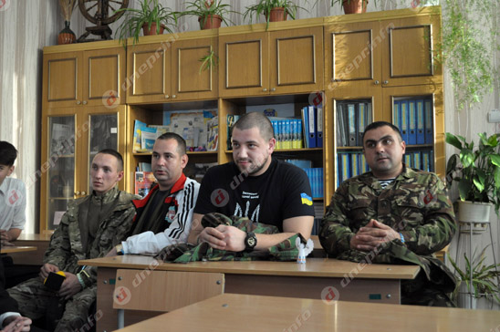 Новости Днепра про Раненые бойцы поучаствовали в мастер-классах со школьниками Днепропетровска (ФОТО)