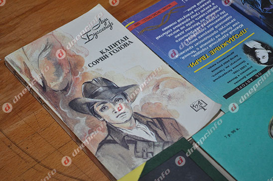 Новости Днепра про В Днепропетровске волонтеры передали книги для военнослужащих (ФОТО)