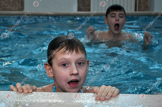 Новости Днепра про Днепропетровских детей обучают плаванию в обязательном порядке (ФОТО)