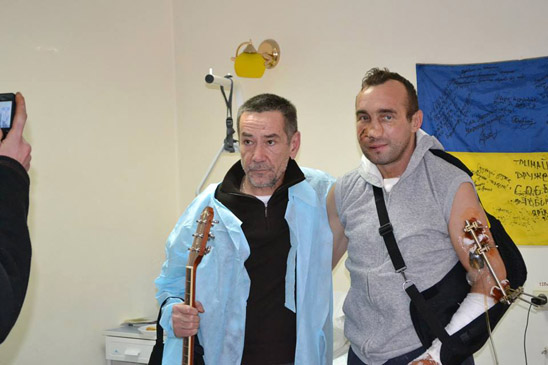 Новости Днепра про Заслуженные украинские артисты проведали раненых бойцов АТО (ФОТО)