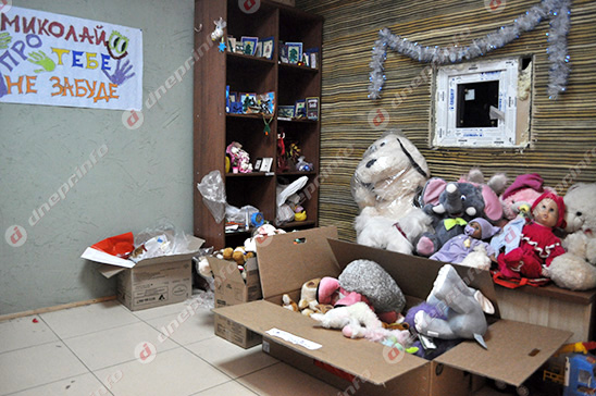 Новости Днепра про В резиденции святого Николая в Днепропетровске заканчивают упаковывать подарки для детей (ФОТО)