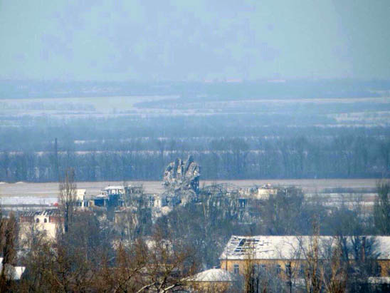 Новости Днепра про Бойцам в Донецком аэропорту выдвинули ультиматум. Вышка, ставшая символом противостояния, рухнула (ФОТО)