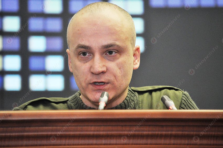Уже беспартийный нардеп Андрей Денисенко отметил, что Денис Гордеев защищался, но должен понести наказание за убийство офицера СБУ 21 марта в Волновахе.