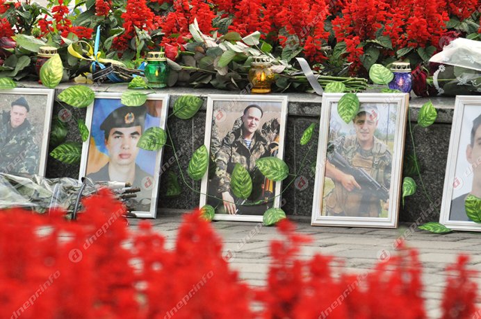 Новости Днепра про В Днепре почтили память десантников, погибших два года назад в сбитом ИЛ-76