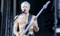 Гитарист «Red Hot Chili Peppers» сыграл в Киеве на бандуре