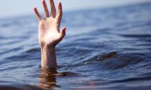 В Днепре в озере утонул 29-летний парень