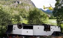 В Норвегии автобус с украинцами упал с шести метров и перевернулся