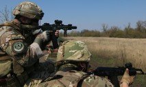 На Донбассе фиксируются обстрелы по всей линии фронта
