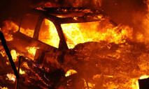 На Днепропетровщине мужчина сжигал авто ради металлолома