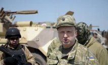 Украинские госслужащие должны получать меньше военных