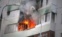 В Днепре на Победе сгорела квартира пенсионерки: требуется помощь