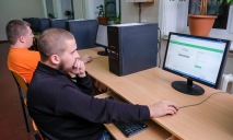 Три новые группы участников АТО начали обучение на IT-курсах —  Валентин Резниченко