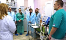 «Интер» передал национальной детской больнице оборудование, которое поможет спасать детские жизни