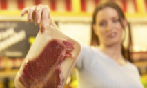Мясо с гнойной пневмонией в супермаркете Днепра: новые подробности