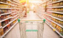 На прилавках супермаркетов Днепра находят смертельно опасные товары