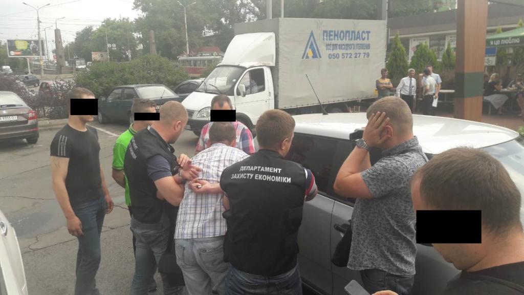 Новости Днепра про На Днепропетровщине на взятке поймали сотрудников «Укрзализныци»