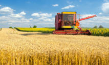 Первый миллион – есть: аграрии собирают урожай пшеницы