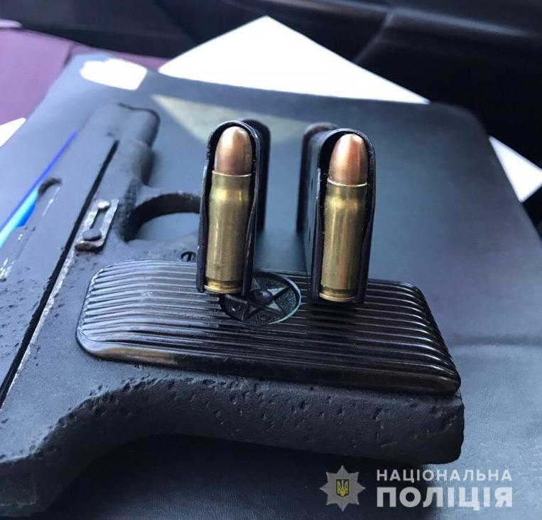 Новости Днепра про Днепрянин продал пистолет полицейским
