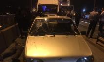 Разбитые окна «ВАЗа» и много полиции: что происходило на Амурском мосту