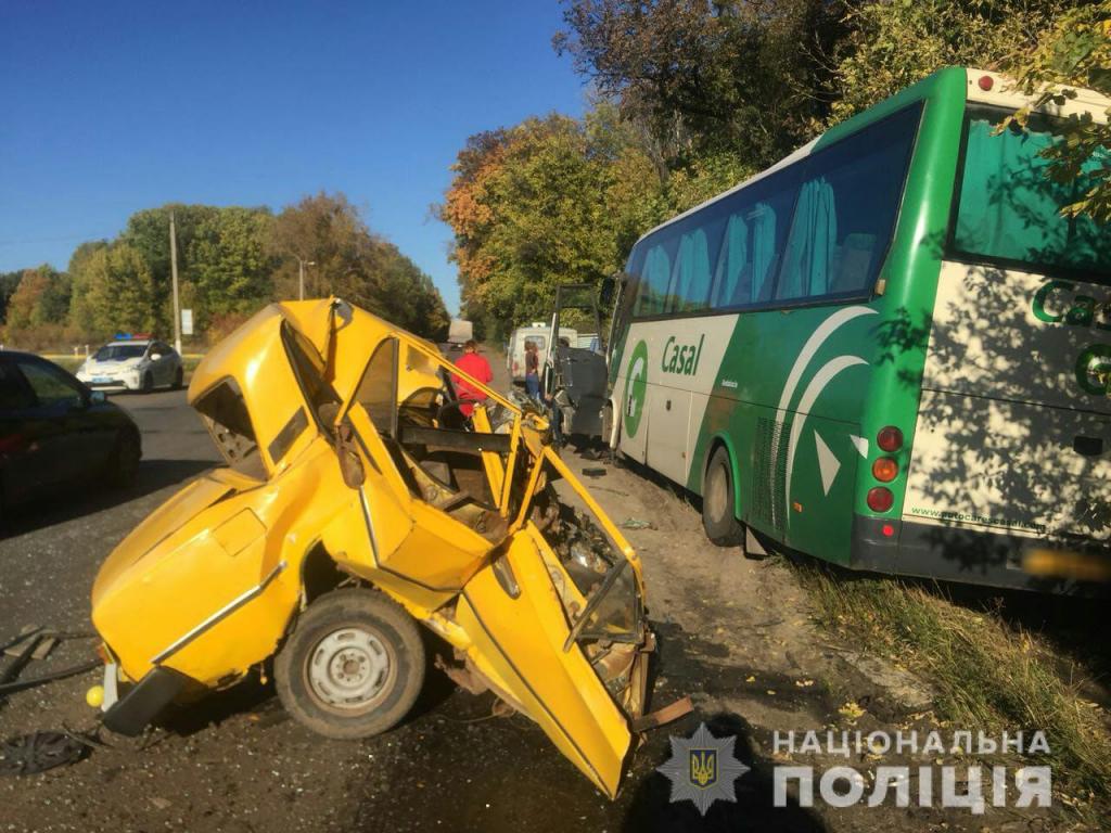 Новости Днепра про Авто «всмятку» и смерть: ДТП с автобусом