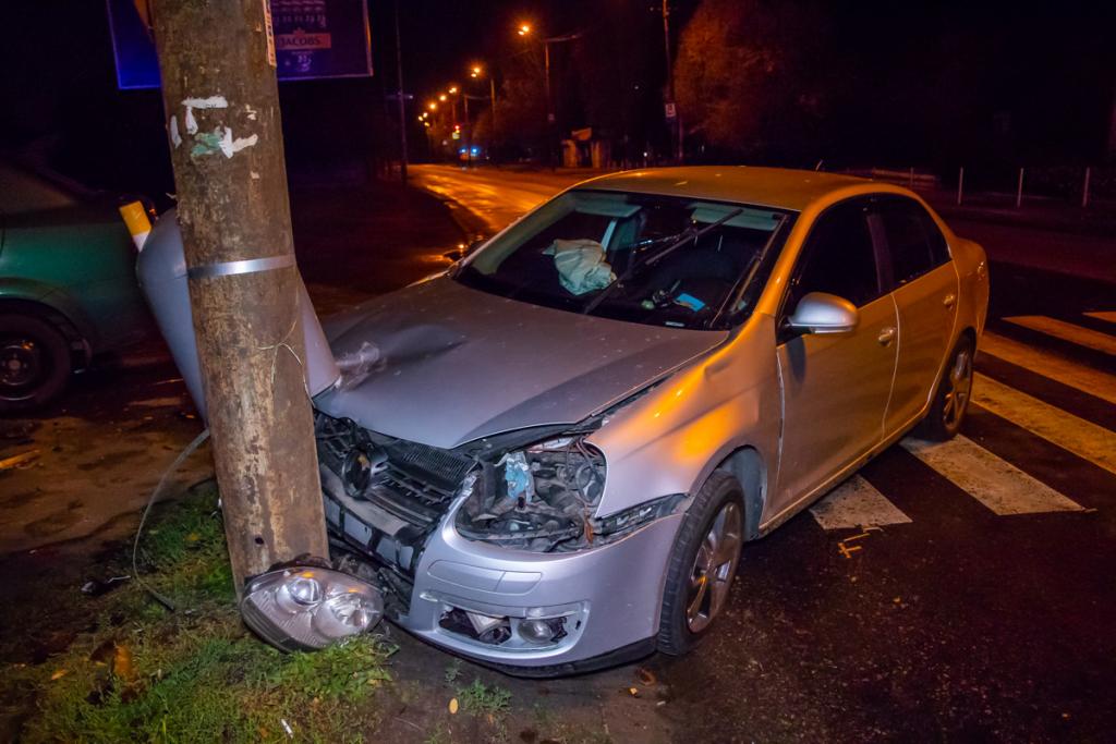 Новости Днепра про В жуткой аварии машины на полном ходу столкнулись лоб в лоб
