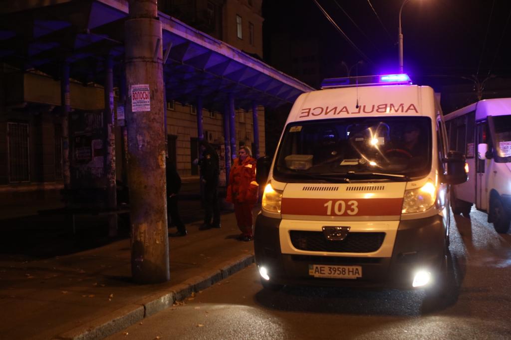 Новости Днепра про В Днепре на остановке общественного транспорта нашли труп