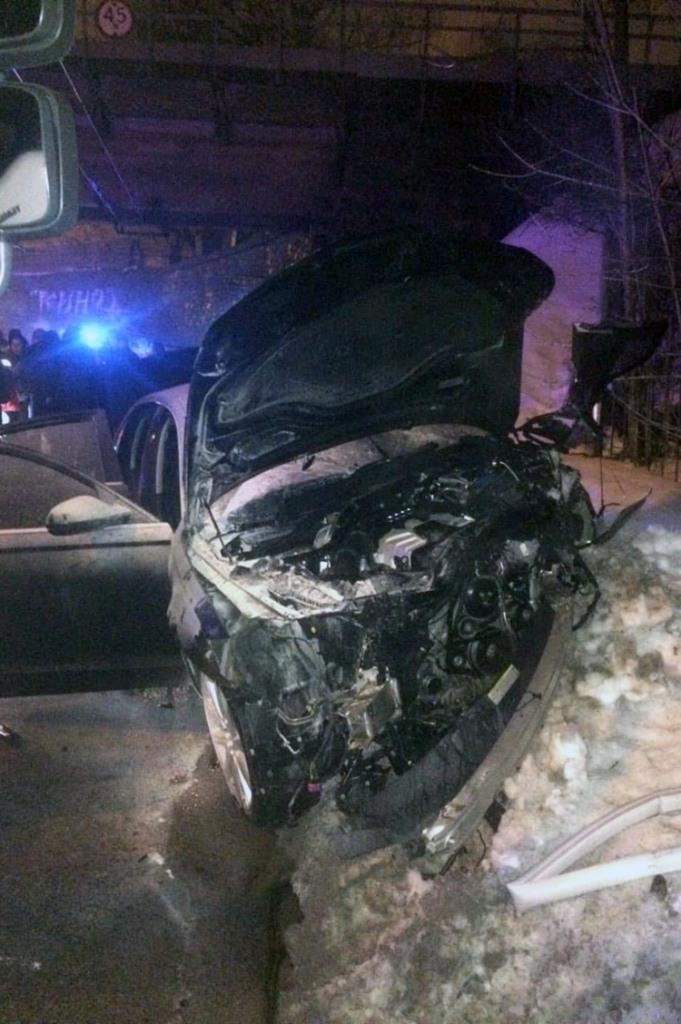 Новости Днепра про Из-за аварии загорелся автомобиль