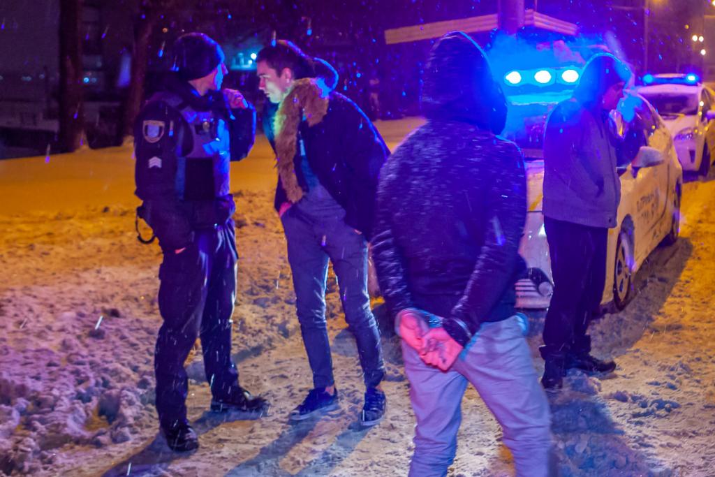 Новости Днепра про В Днепре полиция утихомиривала подростка с оружием