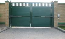 Компания «Экспресс-ворота» консультирует: как установить автоматику на распашные ворота