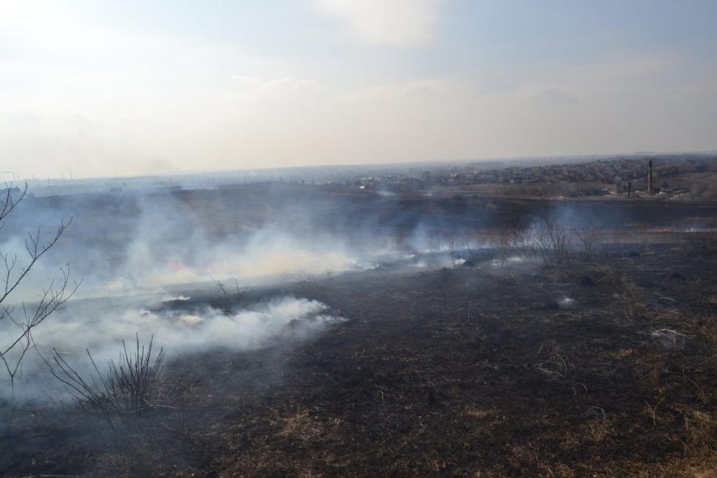 Новости Днепра про 9 пожаров за сутки: спасатели обратились к жителям