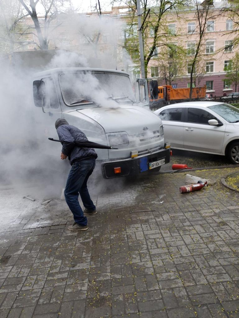 Новости Днепра про В центре Днепра загорелся грузовик: подробности