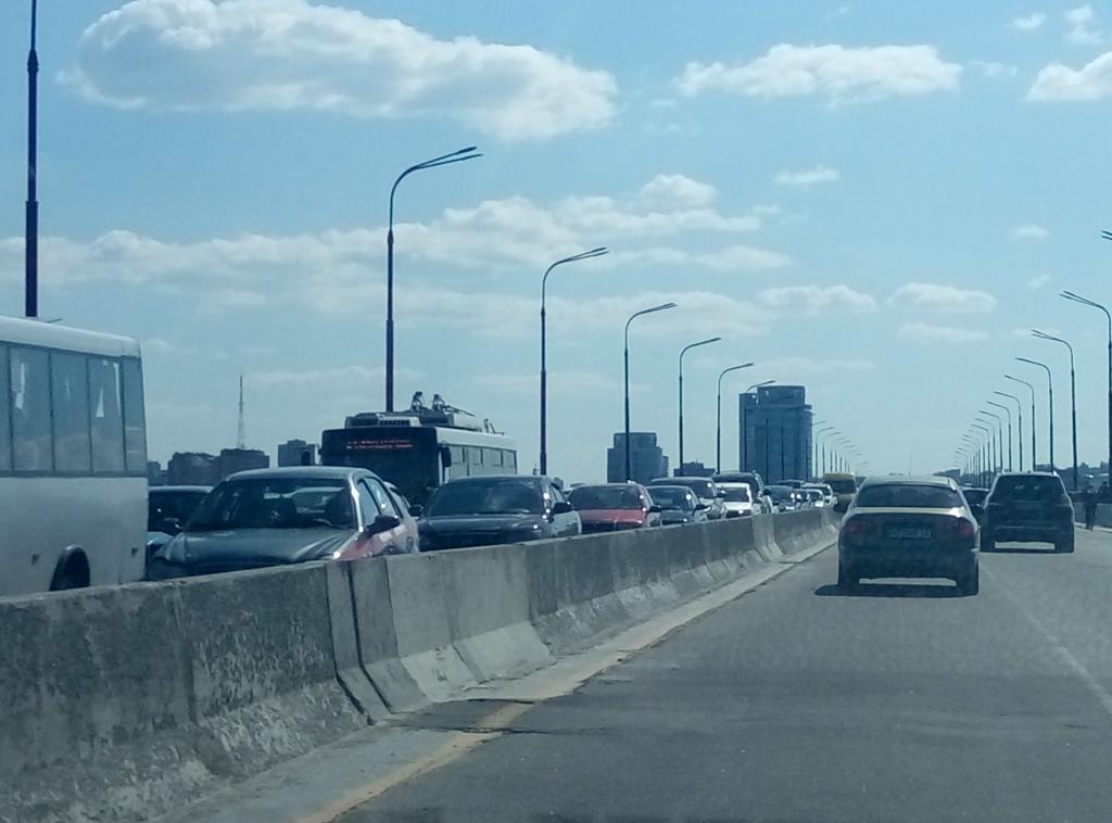 Новости Днепра про Внимание: на Новом мосту серьезная пробка