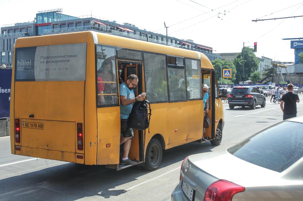 В Днепре стало меньше нарушений правил на автобусных маршрутах. Новости Днепра