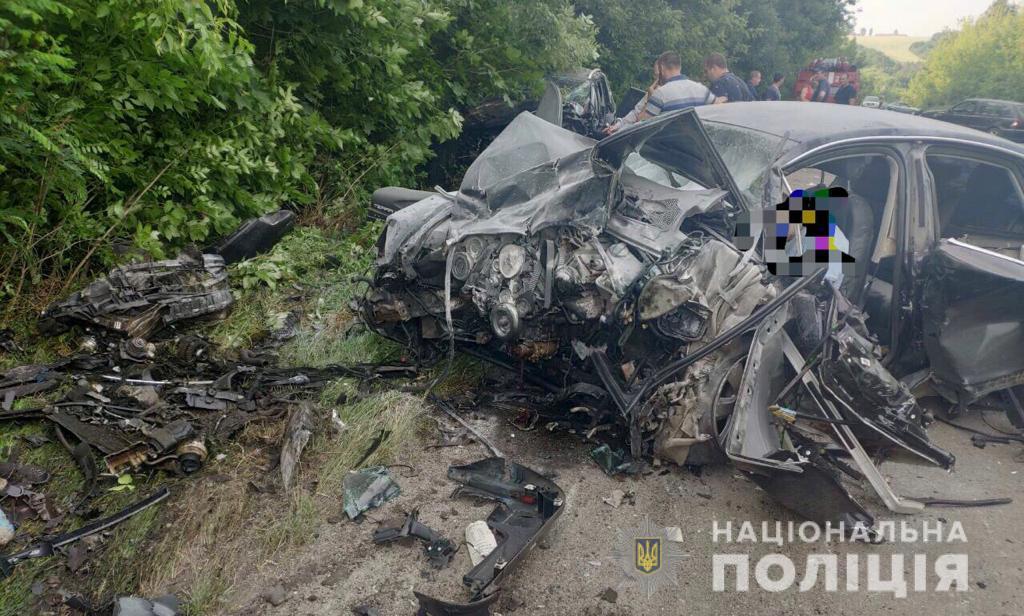 В смертельном ДТП погибло четверо и пострадали дети. Новости Украины