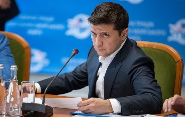 Переназначил: Зеленский «оставил себе» советника Порошенко. Новости Украины