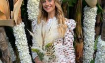 Леся Никитюк поймала букет невесты на свадьбе Регины Тодоренко