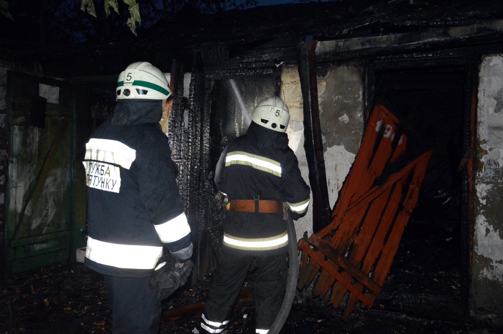 В Днепре горело 12 помещений: спасатели несколько часов боролись с пожаром. Новости Днепра