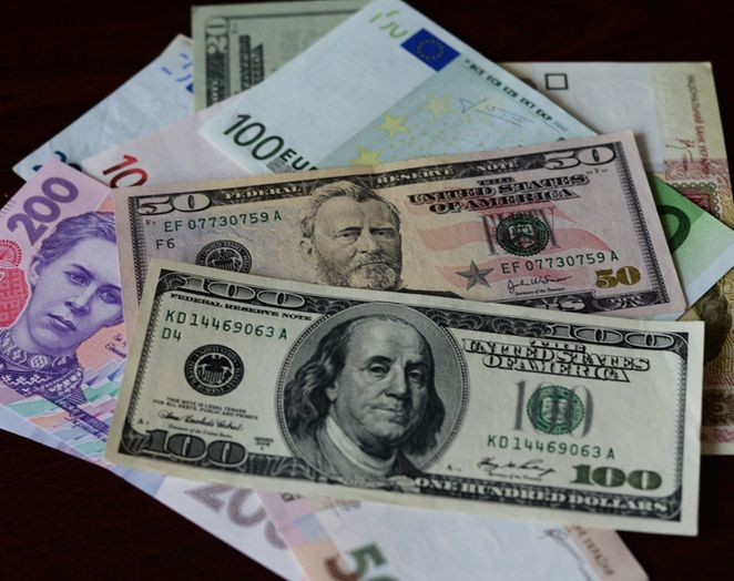 Курс валют на 8 августа: Новости ДнепраБУ снова укрепил гривну. 