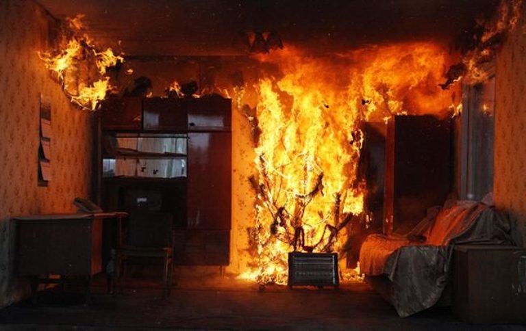 В переулке Гагарина произошёл пожар в жилом доме (фото)