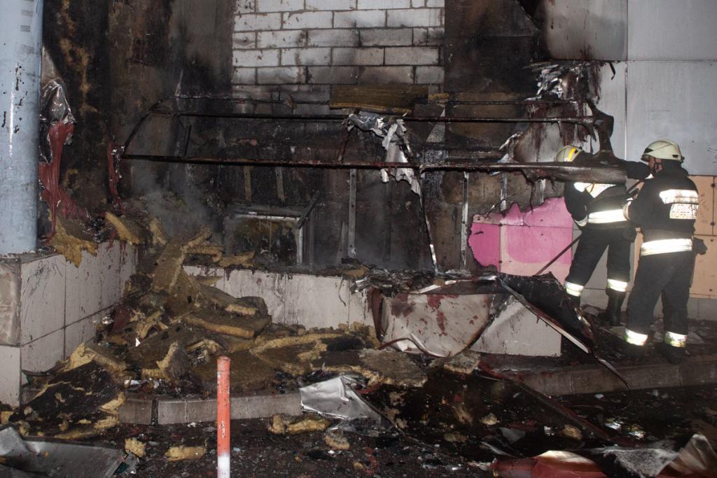 Ночной пожар возле популярного ТЦ в центре Днепра: подробности. Новости Днепра