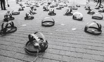 Сотня капканов на центральной площади: что происходит в Днепре