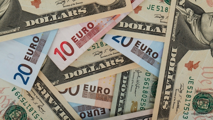 Курс валют на 4 сентября: гривна оказалась в шаге от пропасти. Новости Украины