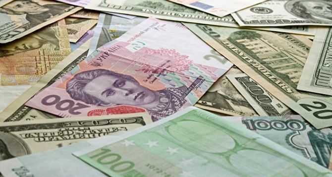 Курс валют на 2 сентября: гривна вернулась к росту. Новости Днепра