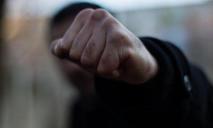 Издевательство над пожилым мужчиной в Днепре: хулигана «наказали»